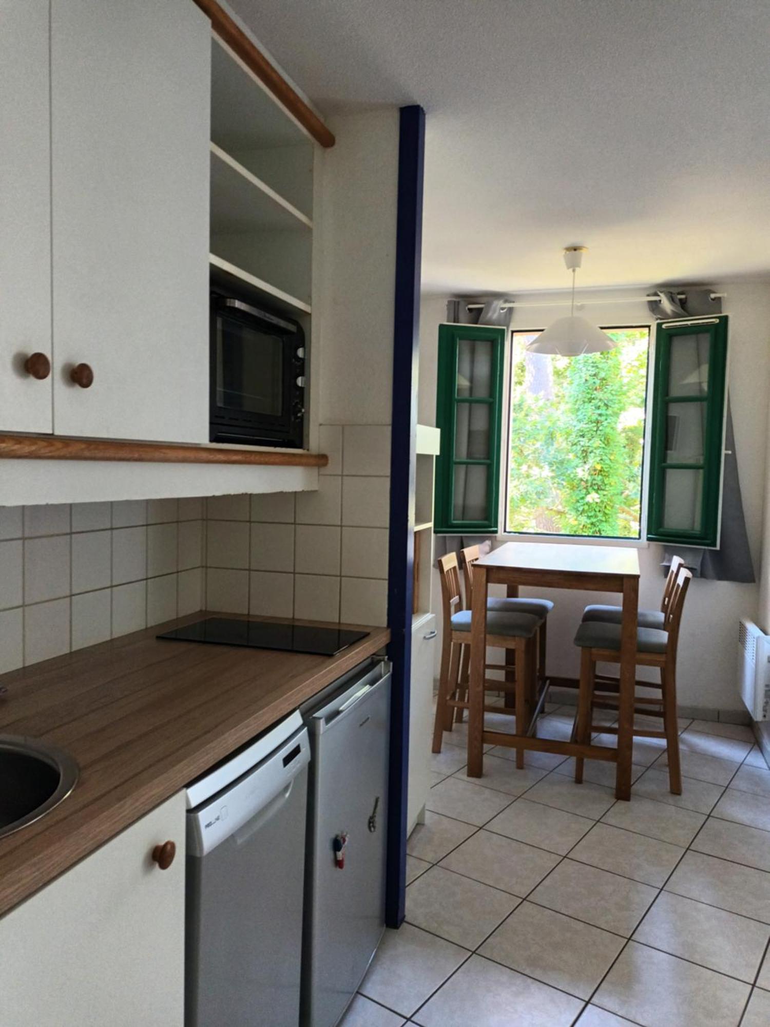 Apartment Pour 4 Piscine Proche Et Commerces *